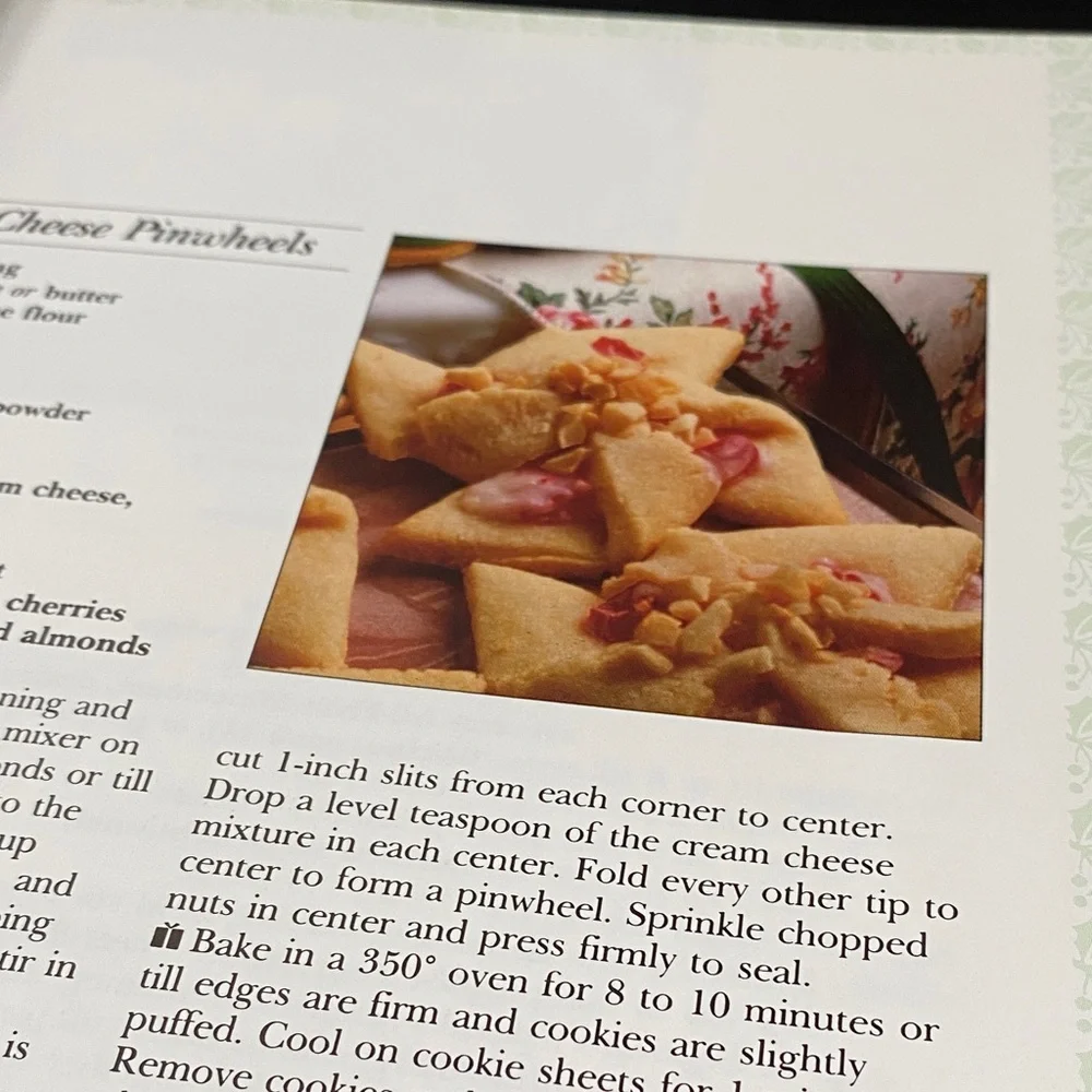 Better Homes and Gardens Cookies Christmas and Any Day Treats double cookbook